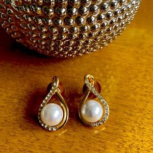 Pearl and Diamond earrings- Pierced